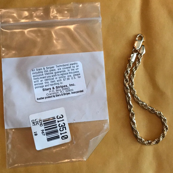 18 KT Rope Bracelet - Picture 5 of 5